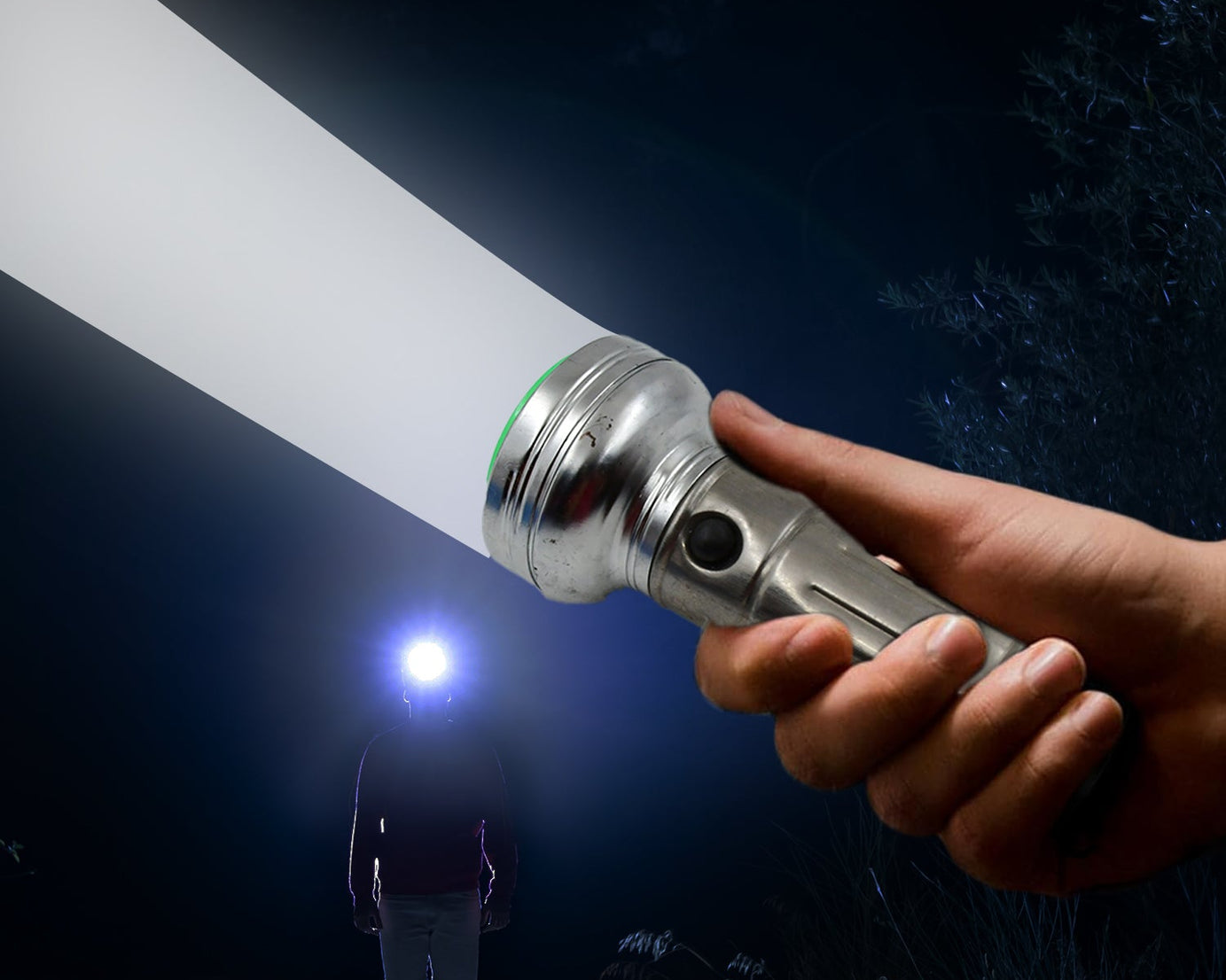 Nostalgic Flashlight,Flashlight Outdoor, Portable Nostalgic Simple Iron Outdoor Old-Fashioned Flashlight