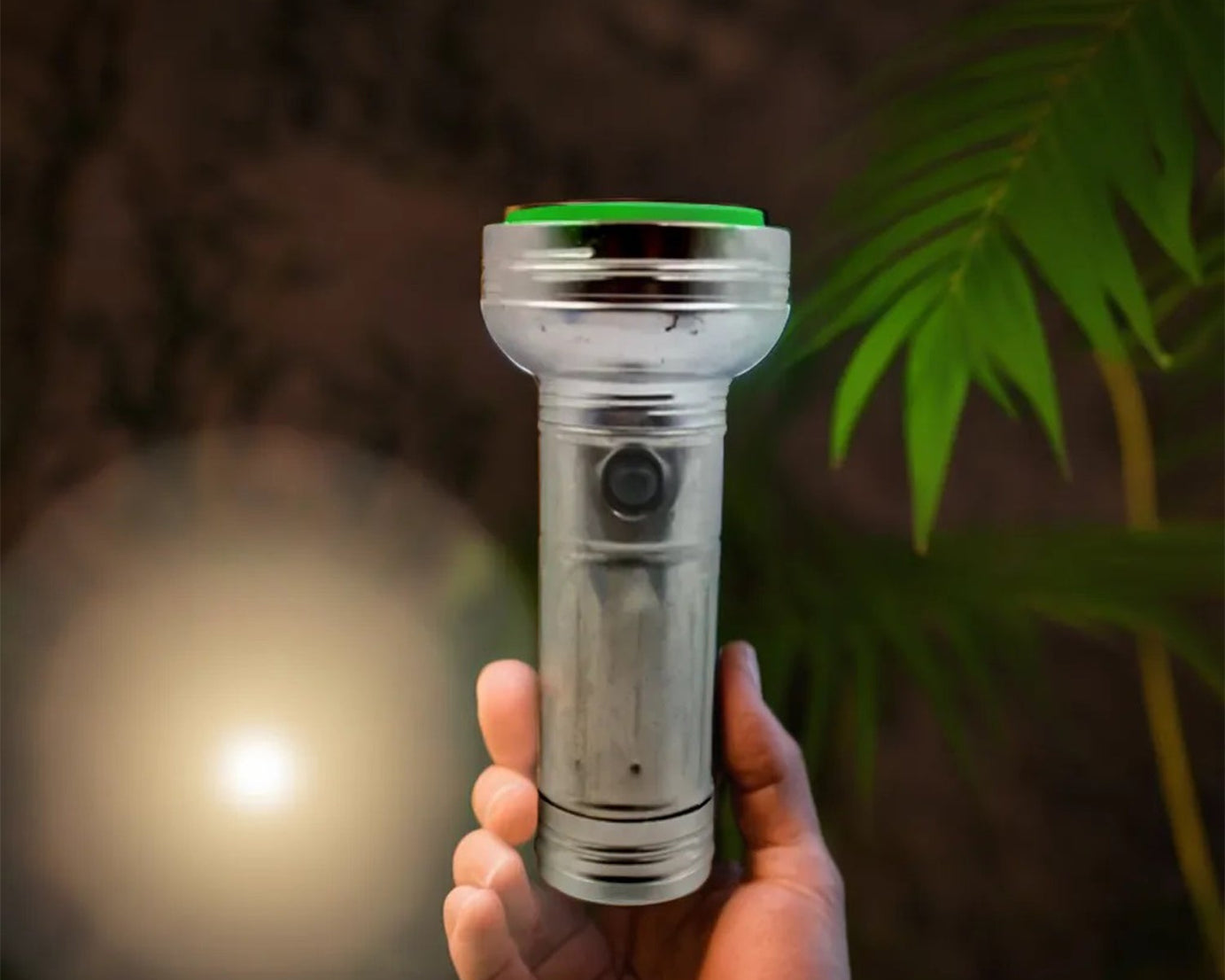 Nostalgic Flashlight,Flashlight Outdoor, Portable Nostalgic Simple Iron Outdoor Old-Fashioned Flashlight