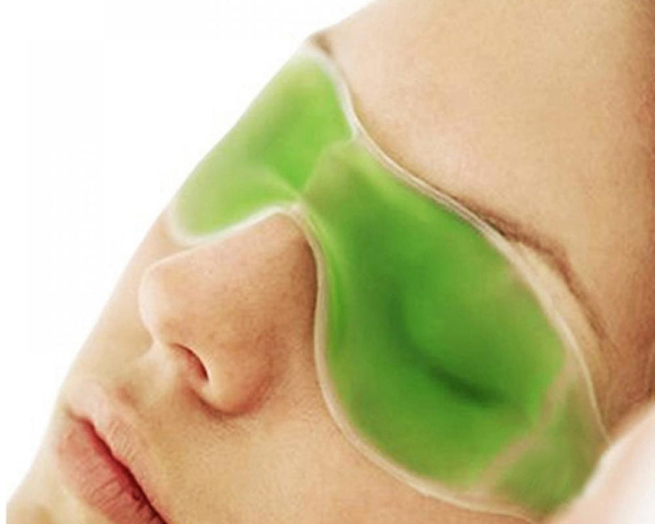 Green gel eye mask for cooling