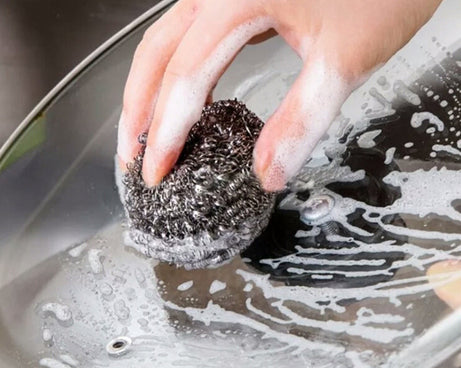 Heavy-duty round steel scrubber, for kitchen cleaning