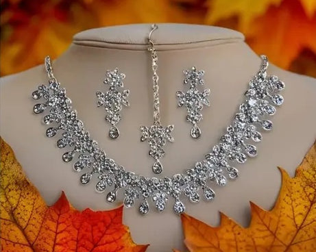 Silver Plated Necklace Set With White American Diamond