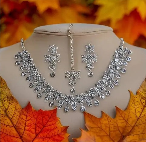 Silver Plated Necklace Set With White American Diamond