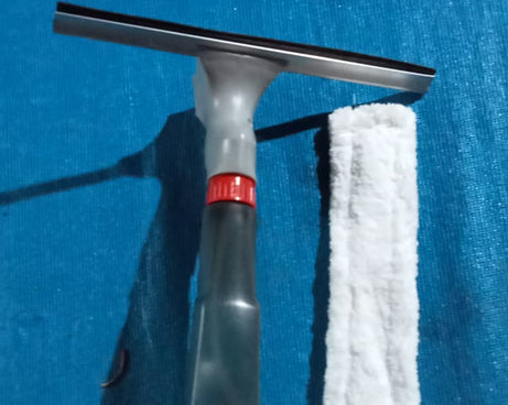 Spray type glass cleaner with plastic brush, 3-in-1 design