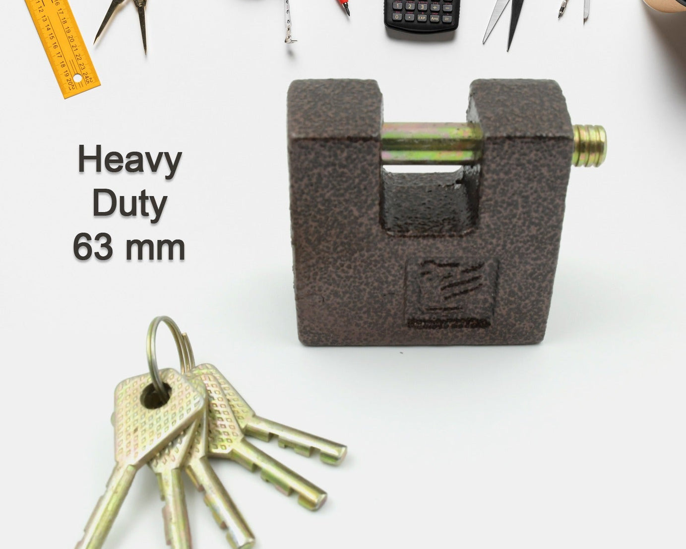 Iron Pad lock, Brass Core and Thickened Spray Black Iron Door Lock With 5 pc Keys for Home Dormitory, Waterproof Antirust Anti-theft Padlocks Outdoor Gate Shed Locks Warehouse Big Iron Door Drawer Lock (63 mm )