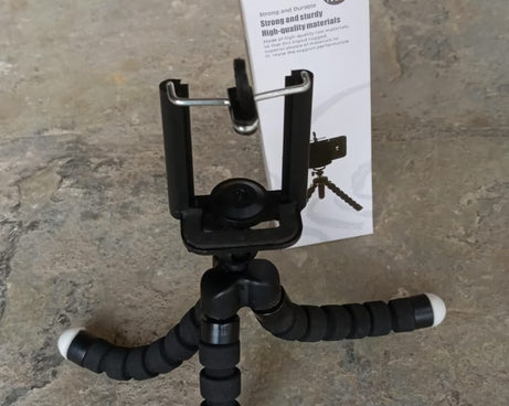 Portable Mini Octopus Tripod Stand with Phone Holder for Live Selfie, Mobile Phone Portable and Adjustable Stent