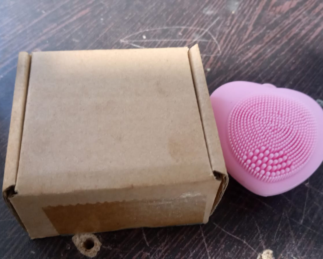 Waterproof Heart-Shaped Face Wash Brush | Silicone Facial Cleansing & Exfoliating Scrubber for Women