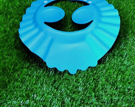 Baby shower cap with adjustable size for easy use.