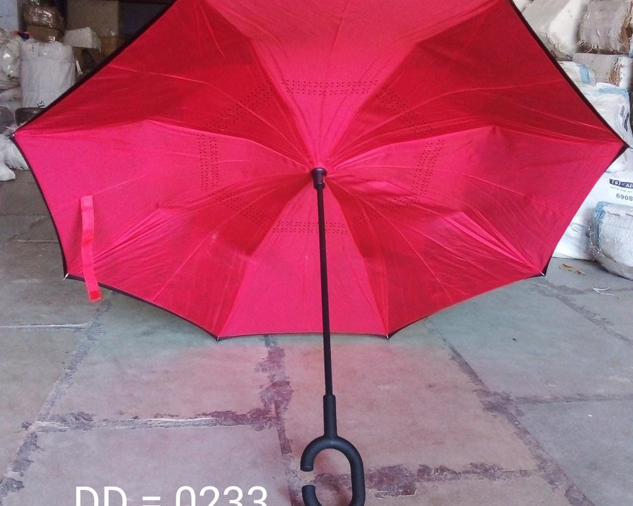Travel umbrella with wind resistance
