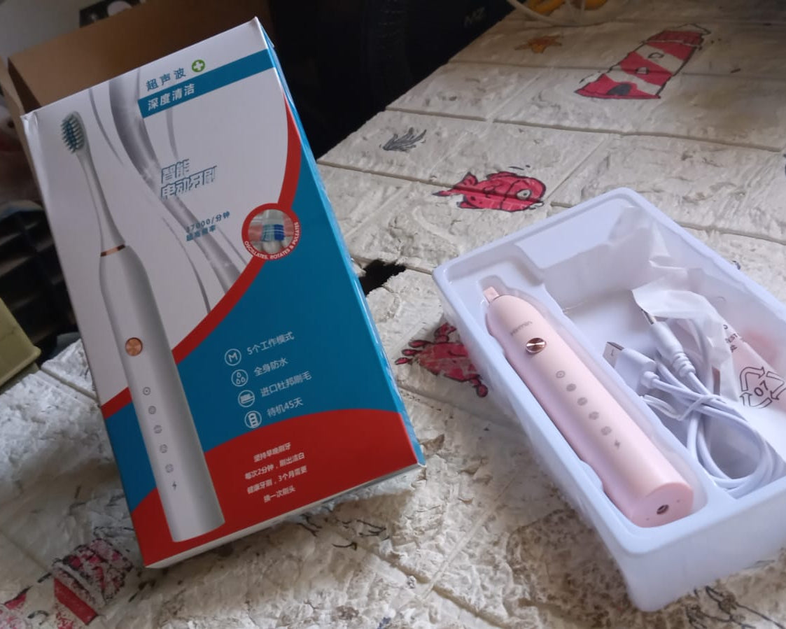 ELECTRIC TOOTHBRUSH FOR ADULTS AND TEENS, ELECTRIC TOOTHBRUSH DEEP CLEANSING TOOTHBRUSH WITH EXTRA BRUSH HEADS