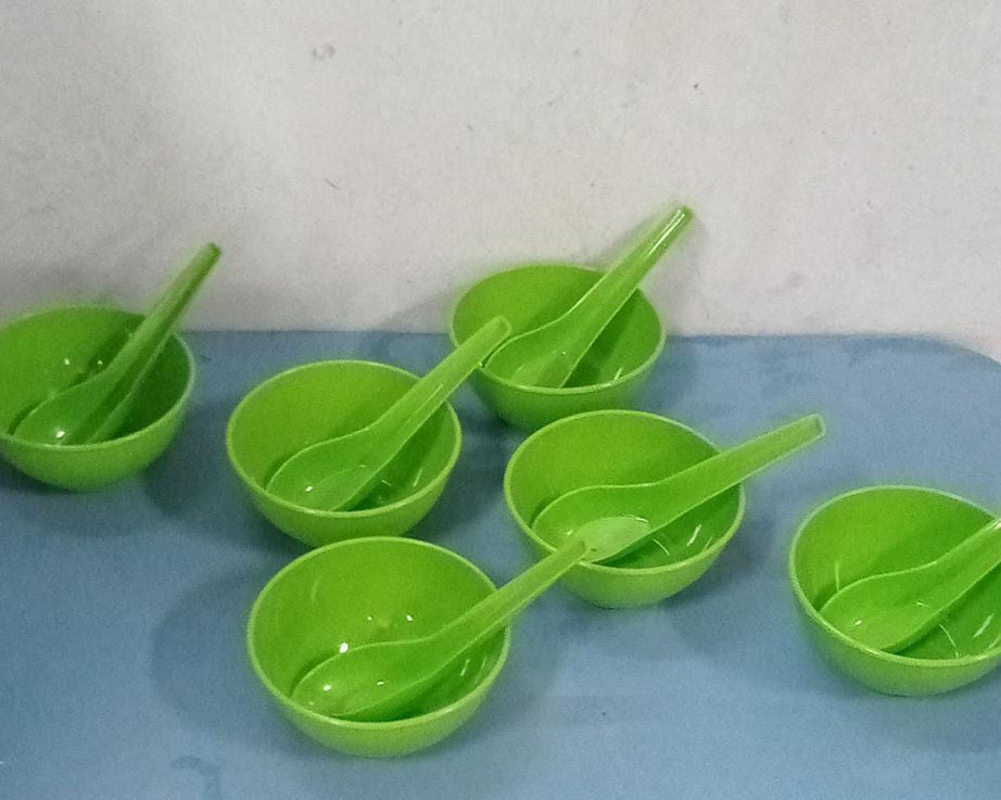 Plastic soup bowl set with spoons, 6 pieces, kitchen