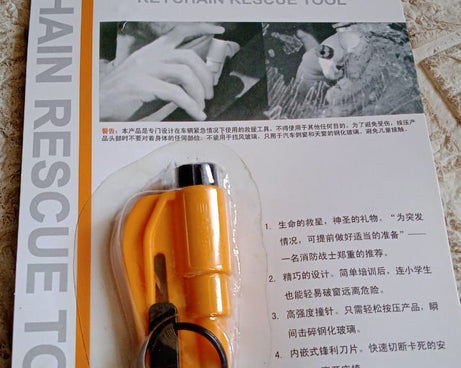 2 in 1 Emergency Safety Cutter with Key Chain, Small Portable Handy Emergency Safely Glass Breaking & Seat Belt Cutting Keychain Tool