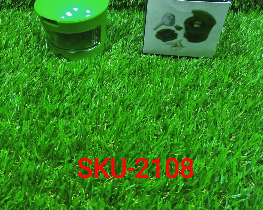 Garlic crusher with stainless steel design