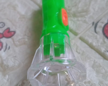 Small Plastic Torch for Kids, Plastic LED Flashlight Torch, Beautiful Attractive Good Gift Item, Pocket Torch for Kids (1 Pc)