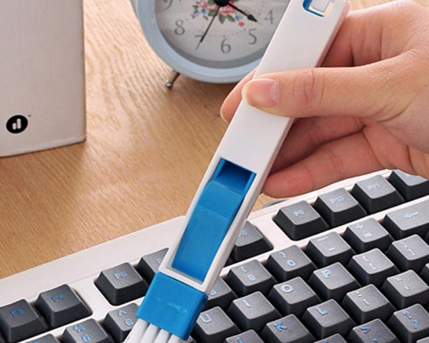 2 in 1 Multi-Function Plastic Window Slot Keyboard Wardrobe Dust Removal Cleaning Brush