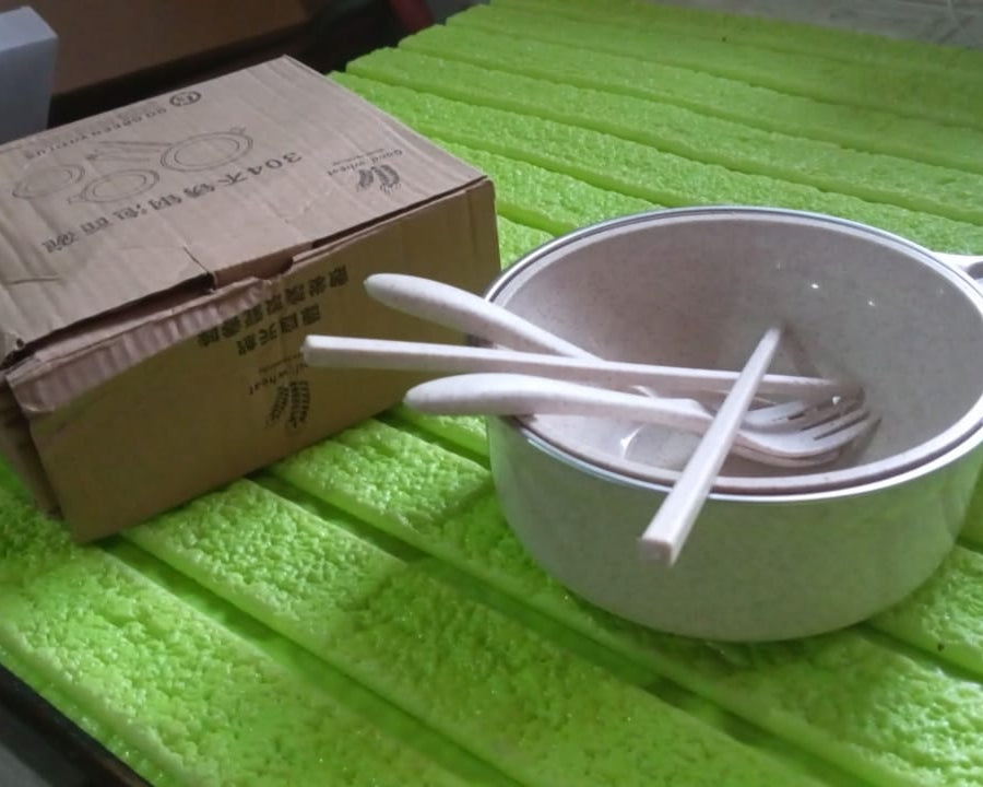 Rice Bowl Noodle 1 Bowl with 1 Lid and Handle Wheat Straw Noodle Bowls with Wheat Straw 1 Fork, 2 Chopsticks, 1 Spoon for Soup Salad Cooker Snack Set (6 Pcs Set)