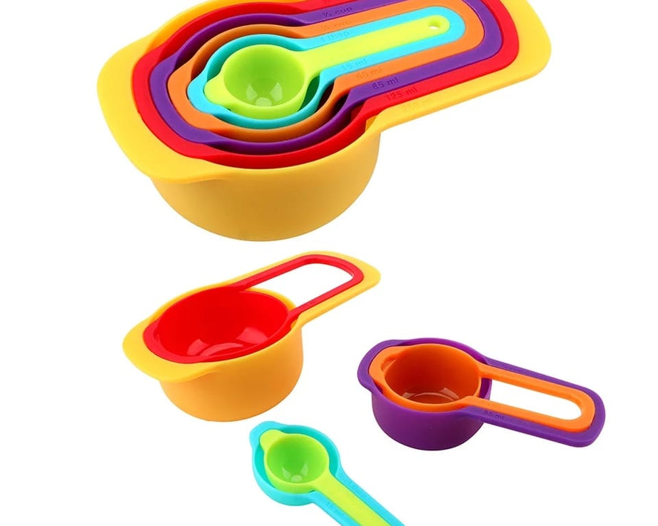 Measuring spoons in various sizes and colors