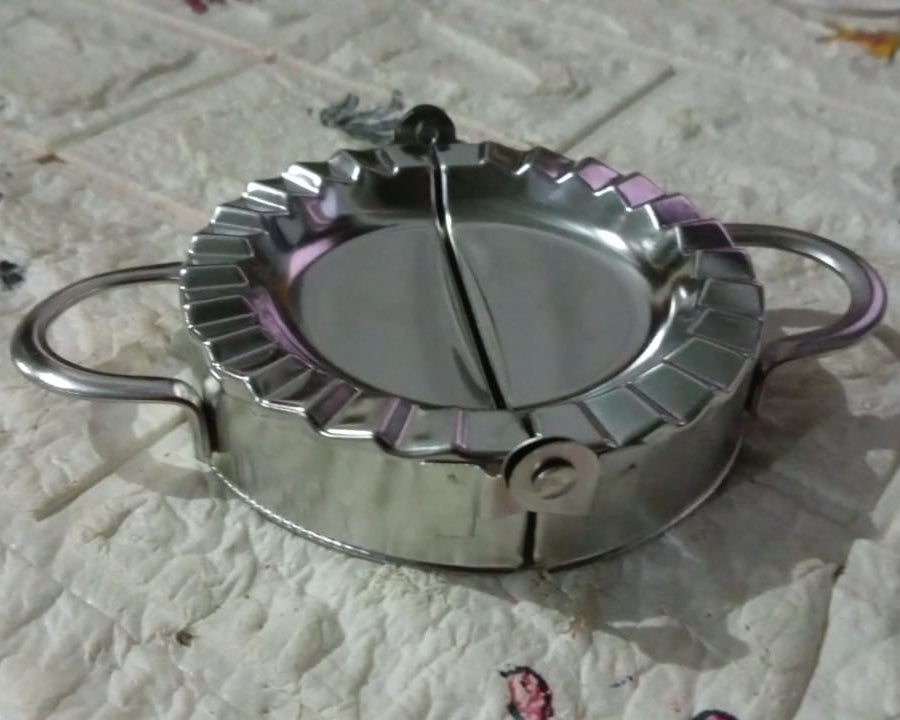 Stainless Steel Dumpling Maker: Easy & Reliable Dumplings Every Time (1 Pc)