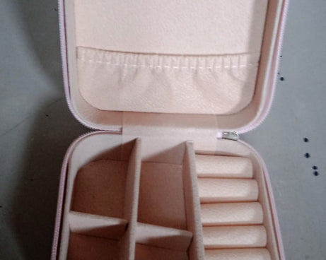 Jewellery Box for Women, Mini Portable Jewelry Box Organiser,PU Leather Jewlerrying Display Holder, Small Travel Jewellery Box for Girls, Women, Mother, Daughte, Travel Ring, Pendant, Earring, Necklace Storage Case