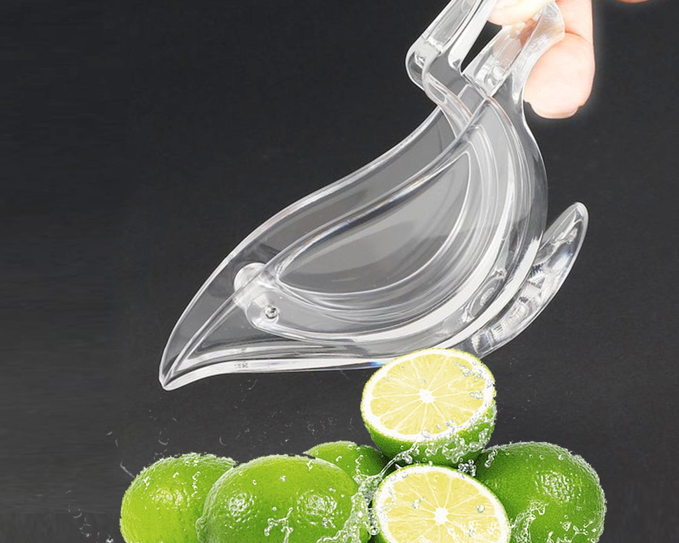 Bird-shaped manual juicer for kitchen use