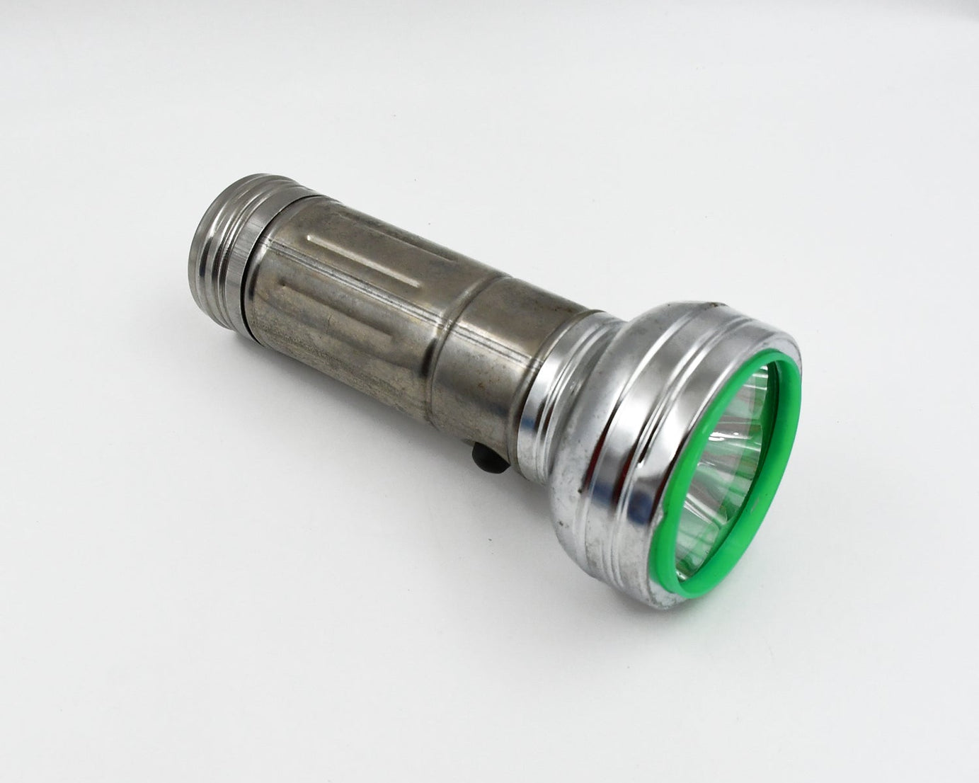 Nostalgic Flashlight,Flashlight Outdoor, Portable Nostalgic Simple Iron Outdoor Old-Fashioned Flashlight